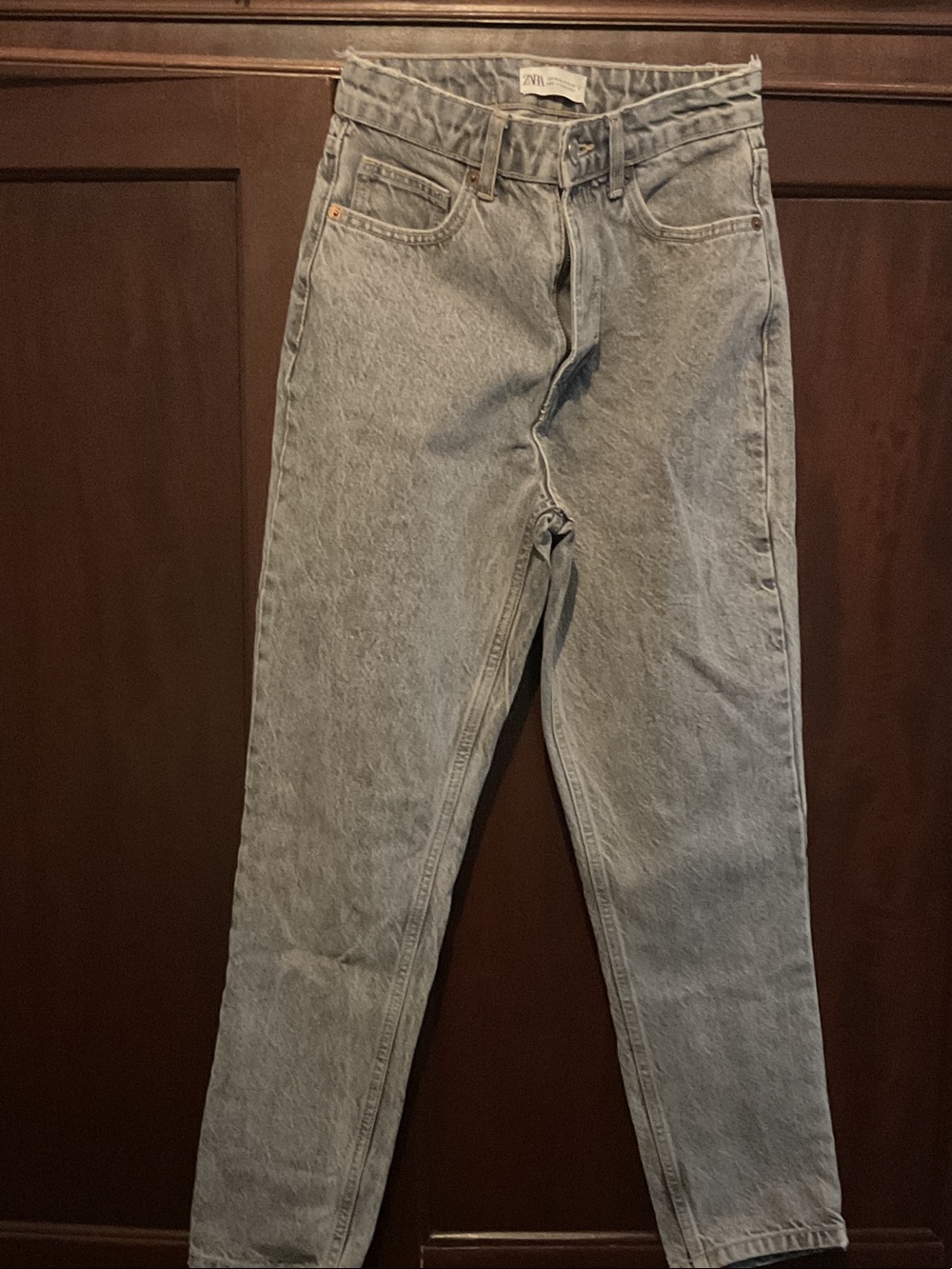 Women’s Light Wash Denim Jeans - Casual Tapered Fit. Size 2. Very good condition